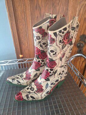 Nomad Yippy Rose Skull Rain Boots Size 9